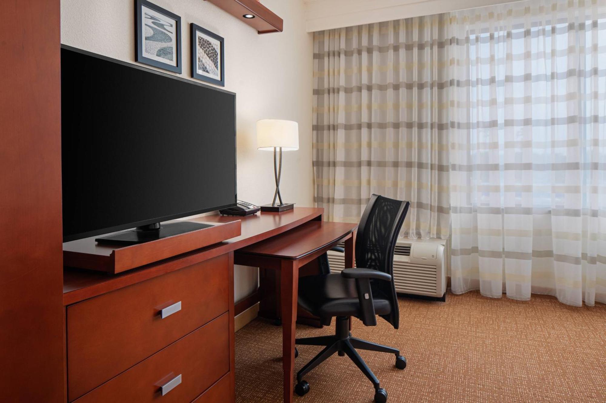 Hotel Courtyard By Marriott Houston Kingwood à Kinwood Extérieur photo